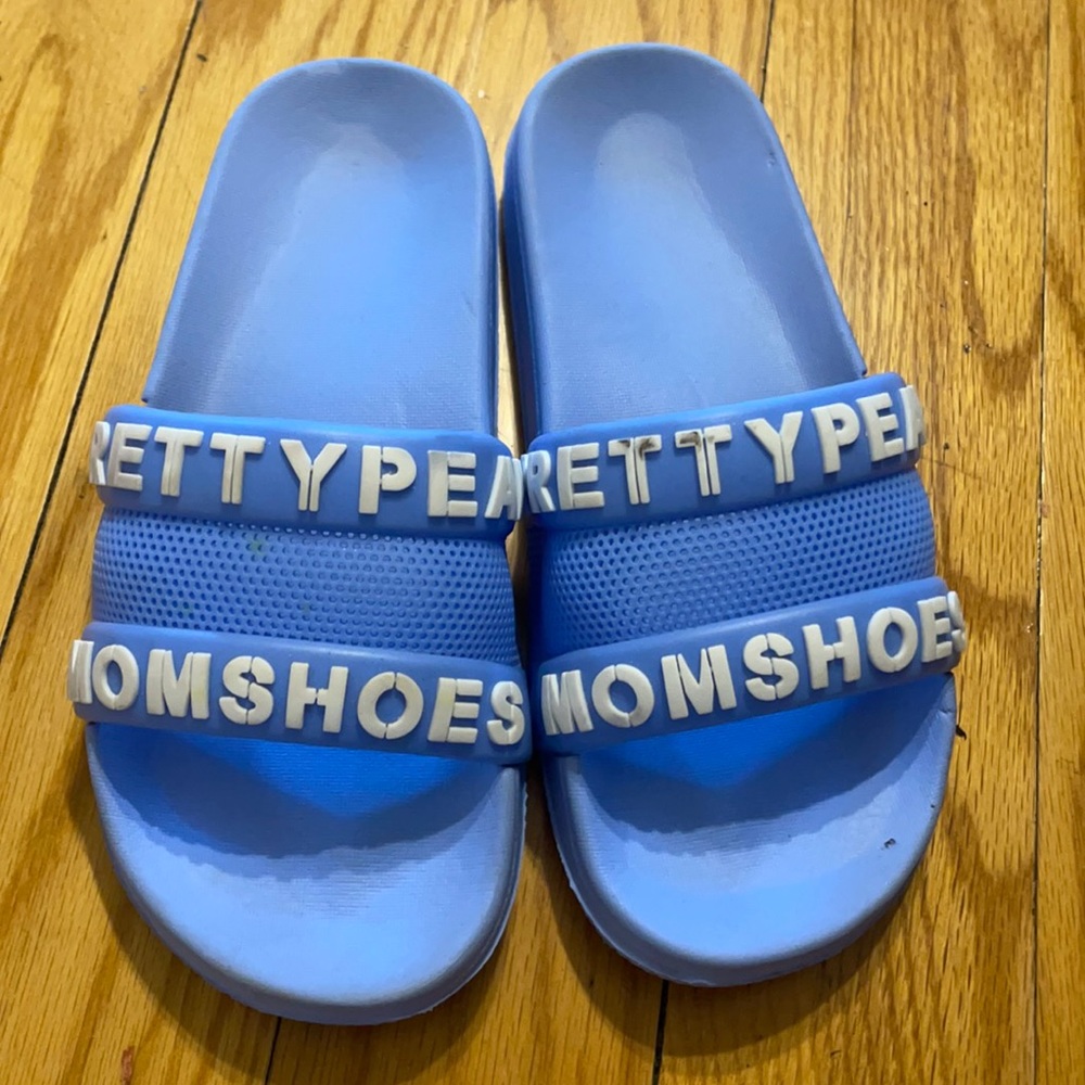Momshoes slip on slipper